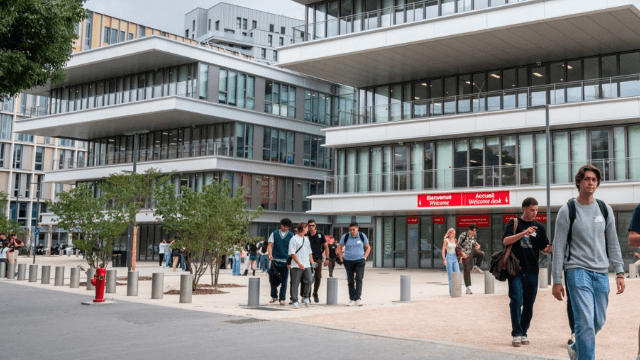 Contribuez à la réputation d’emlyon dans les classements !