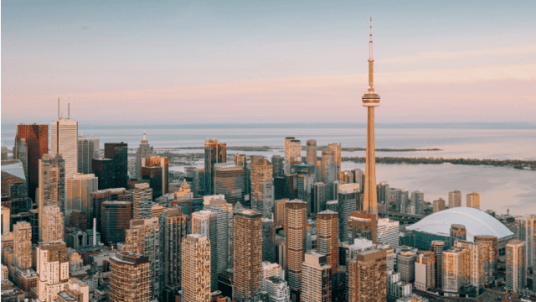 alumni gathering in Toronto with a member of emlyon Admission Team